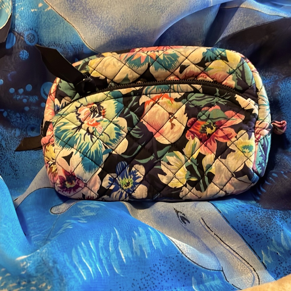 Vera Bradley small clutch.                 345 JE